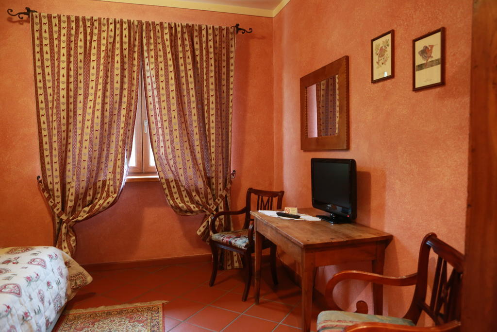 Agriturismo La Virginia Villa Revello Eksteriør bilde