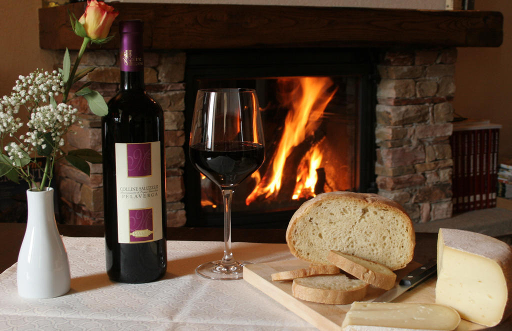 Agriturismo La Virginia Villa Revello Eksteriør bilde