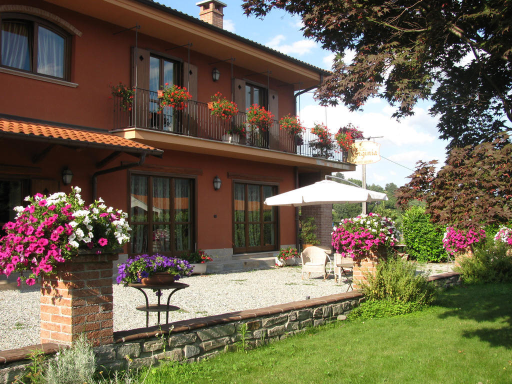 Agriturismo La Virginia Villa Revello Eksteriør bilde